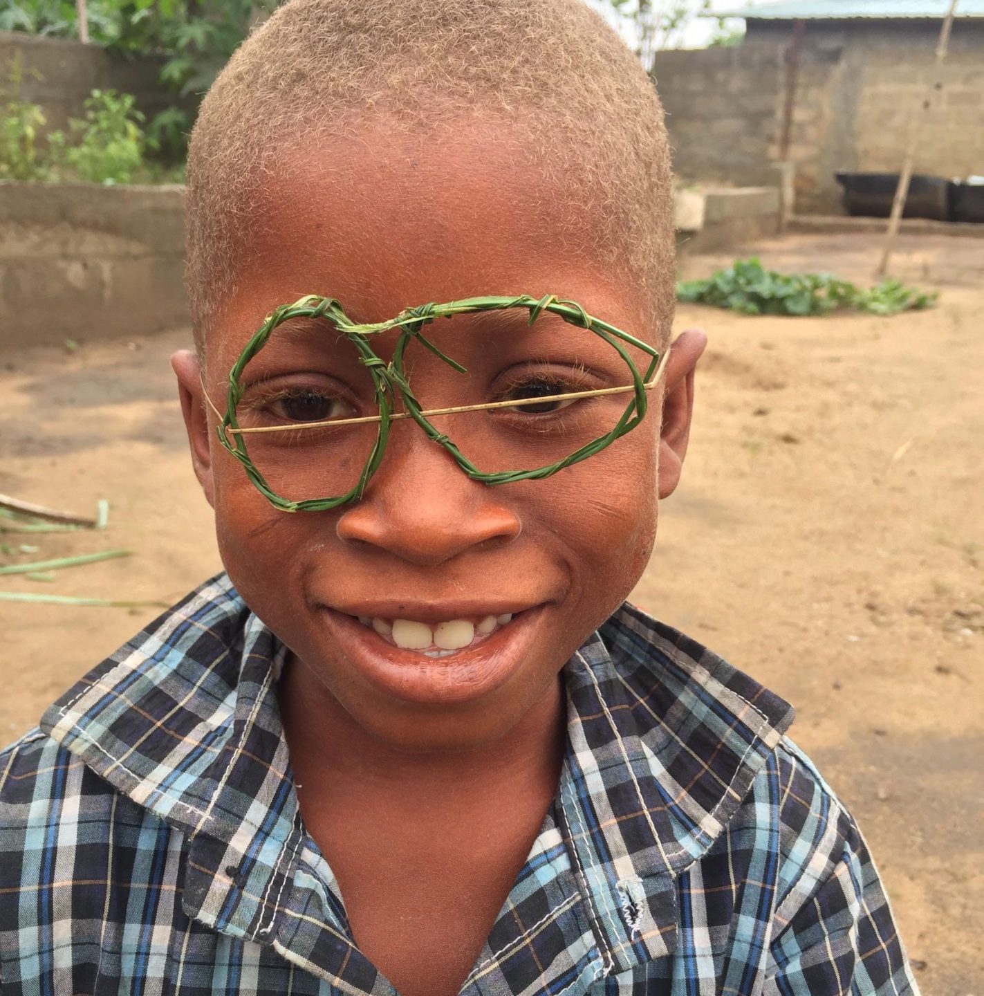 Corrective eye glasses help African children at school